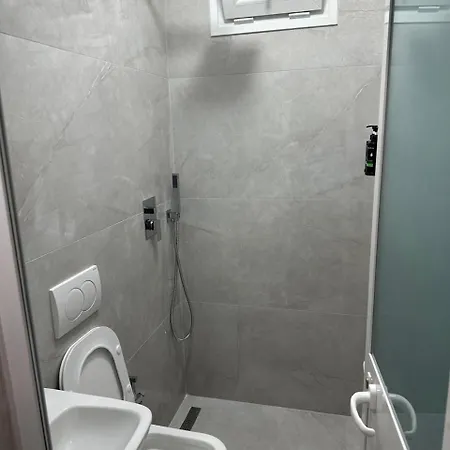 Appartement Holiday Home Lezha